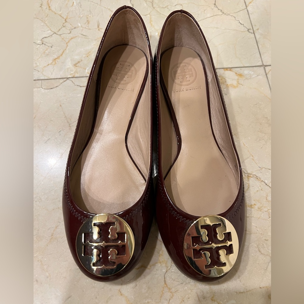 Tory Burch Flats in Maroon, size 7.5